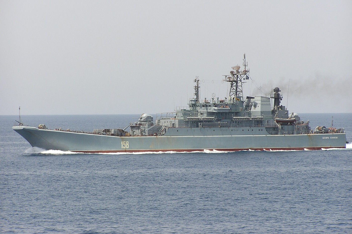 Знищення «Цезаря Кунікова»: морські дрони проти великого десантного корабля